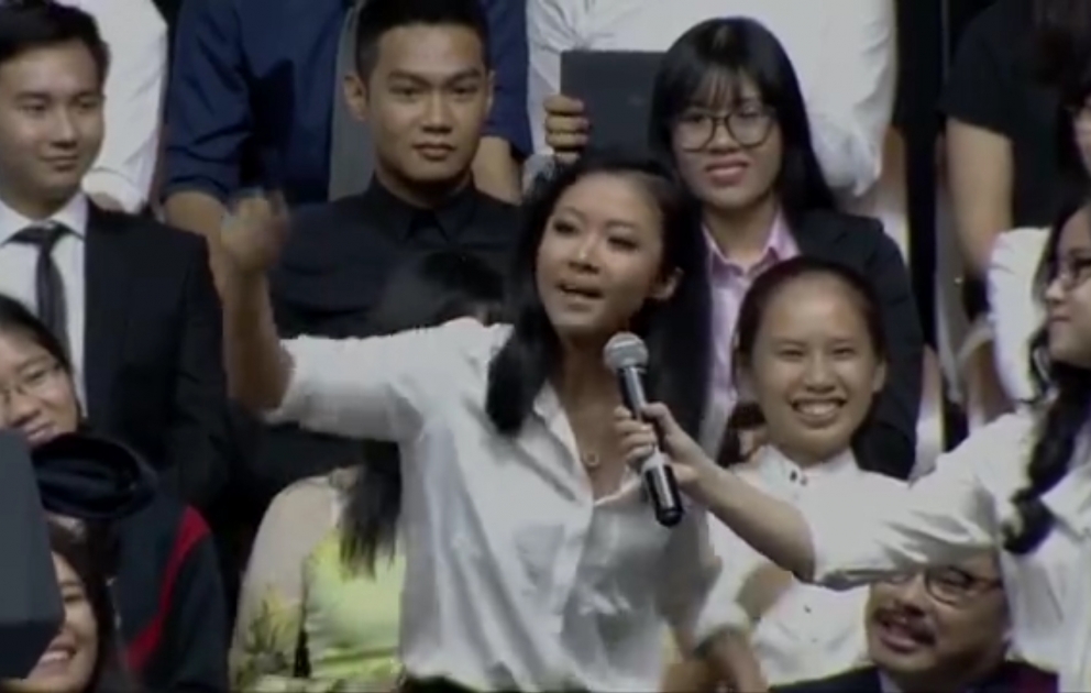 Vietnamese rapper Suboi rises to President Barack Obama's freestyle challenge