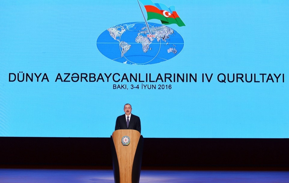 In Baku hat IV. Kongress der Weltaserbaidschaner seine Arbeit begonnen 
Präsident Ilham Aliyev hielt eine Rede bei der Eröffnungsveranstaltung des Kongresses
