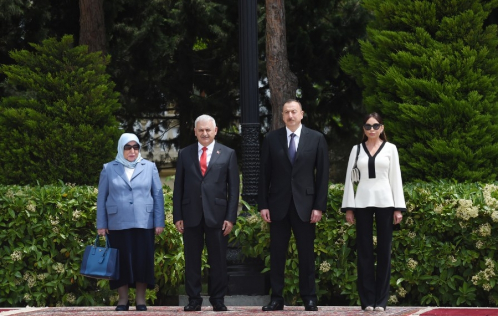 Offizieller Empfang türkischen Premierministers Binali Yildirim in Baku