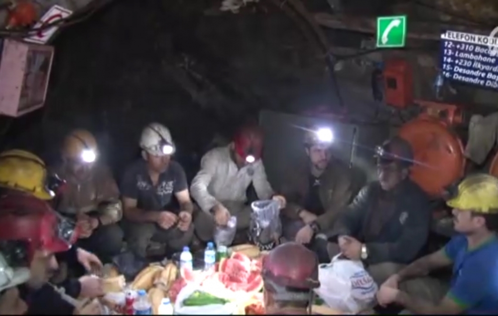 Türk işçilər mədəndə imsak etdi