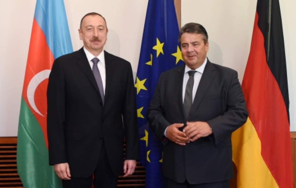 Azərbaycan Prezidenti İlham Əliyev Almaniyanın vitse-kansleri, iqtisadiyyat və enerji naziri ilə görüşüb