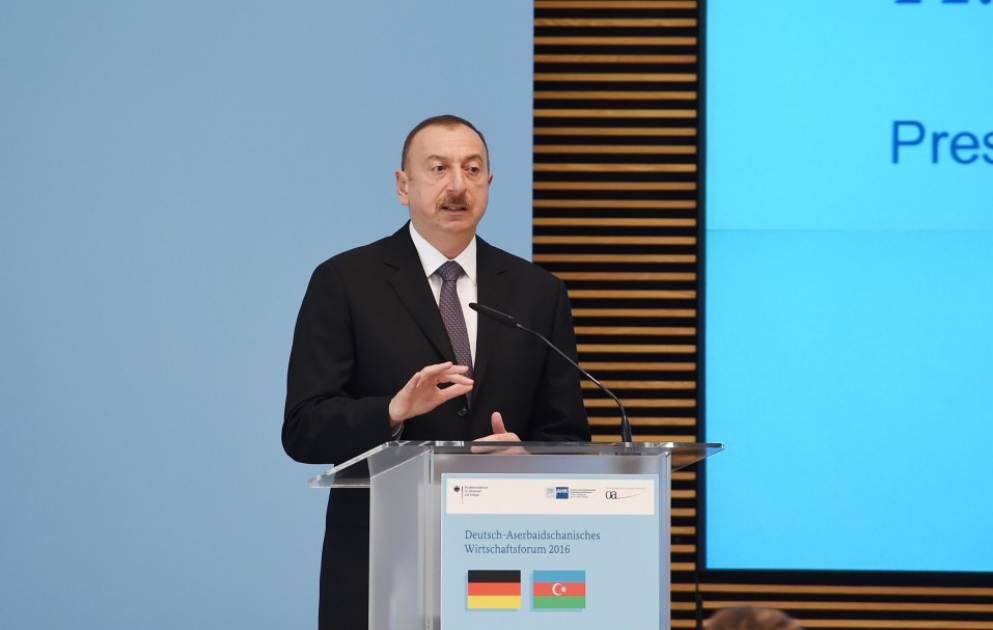 Prezident İlham Əliyev Berlində Azərbaycan-Almaniya İqtisadi Forumunun açılışında iştirak edib