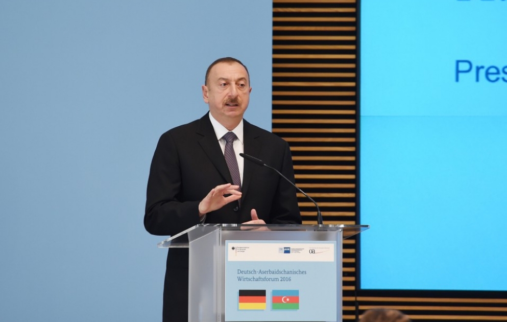 Le président Ilham Aliyev participe à l’ouverture du Forum économique azerbaïdjano-allemand
