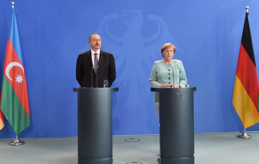 La conférence de presse du président Ilham Aliyev et de la chancelière Angela Merkel