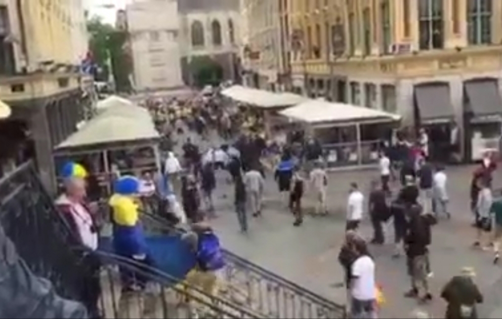 Almaniya və Ukrayna azarkeşləri arasında dava düşüb