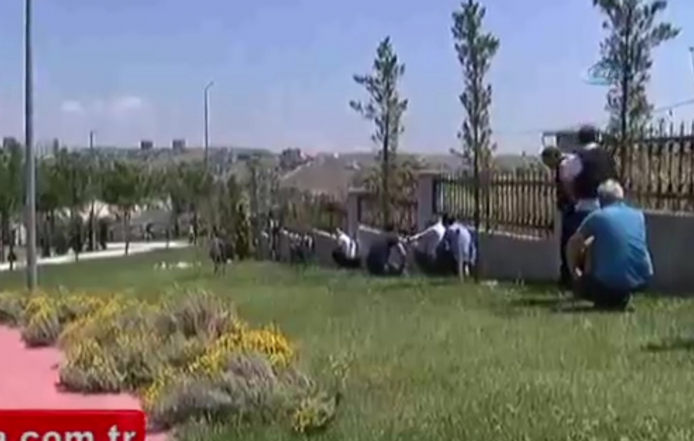 İstanbuldakı atışmada 1 polis şəhid oldu  YENİLƏNİB