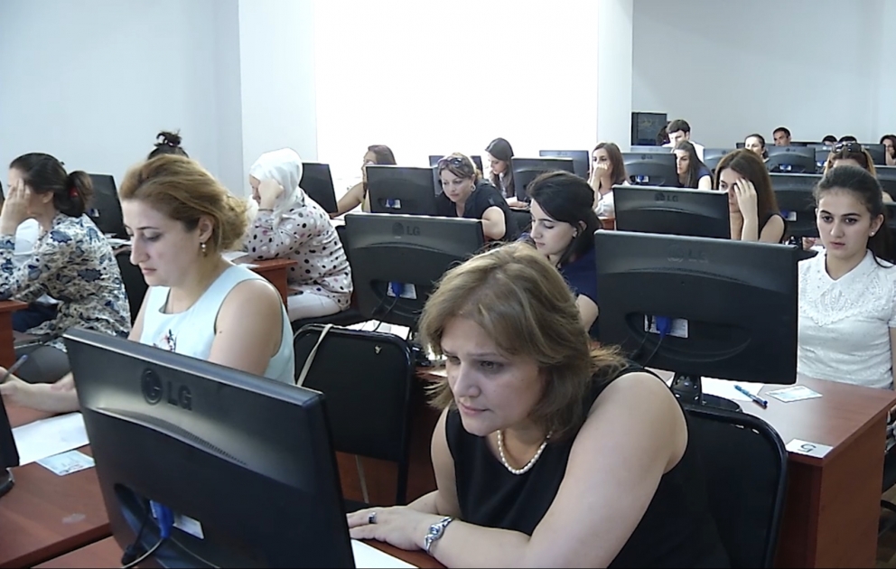 İş yerini dəyişdirmək istəyən müəllimlər imtahan verir