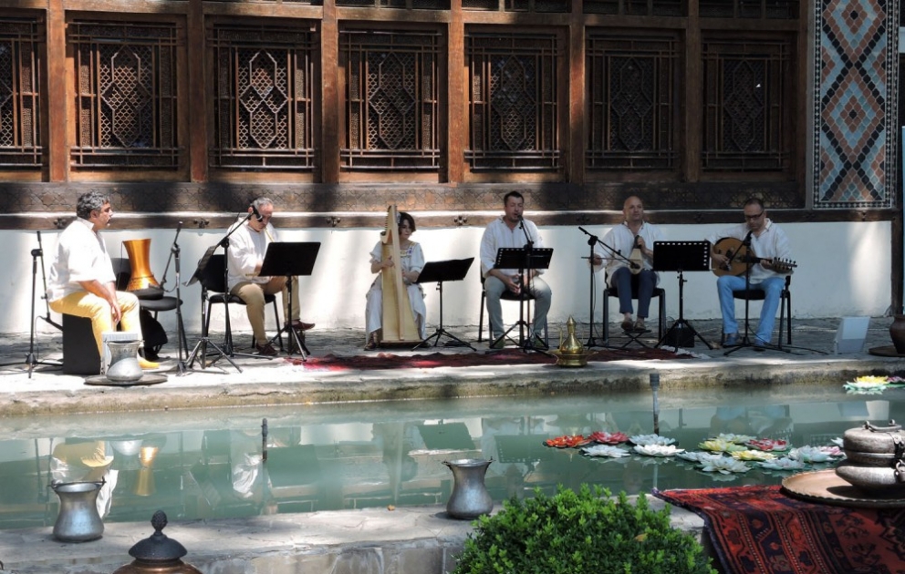 Türkiyənin “Şimdi” ansamblı Şəki “İpək yolu” VII Beynəlxalq musiqi festivalının səhnəsində
