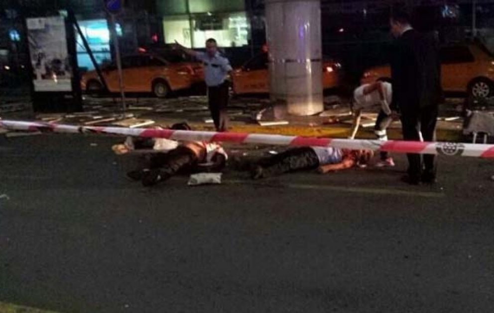 Atatürk hava limanında terror: 28 nəfər ölüb - İlk GÖRÜNTÜLƏR      YENİLƏNİB