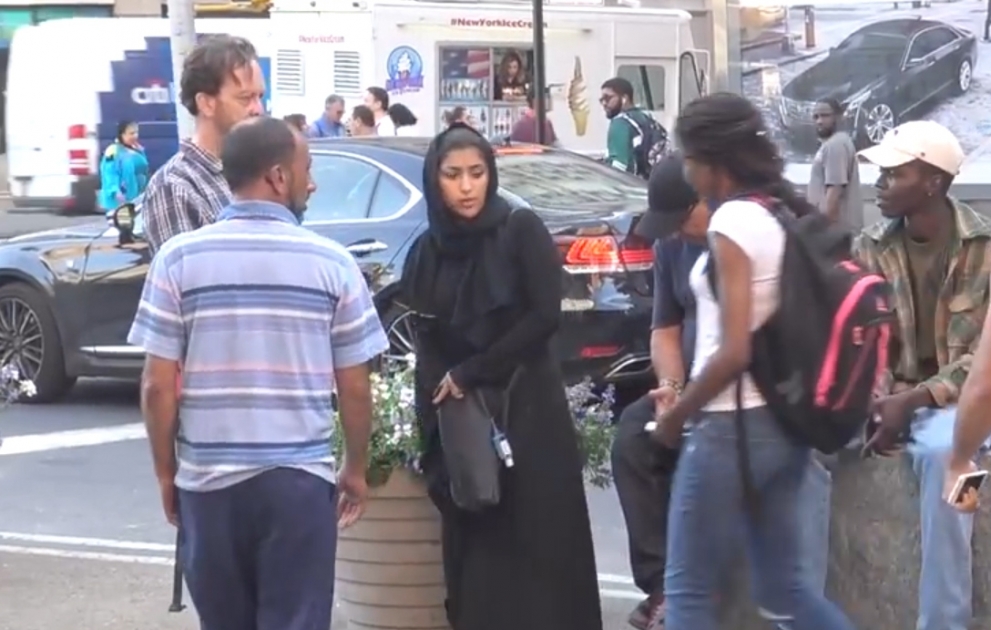 Hicablı xanıma hücum olarsa, insanların reaksiyası - ABŞ-da eksperiment