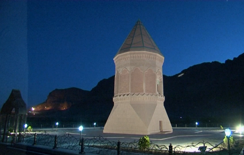 Gülüstan-Turm nach der Restaurierung