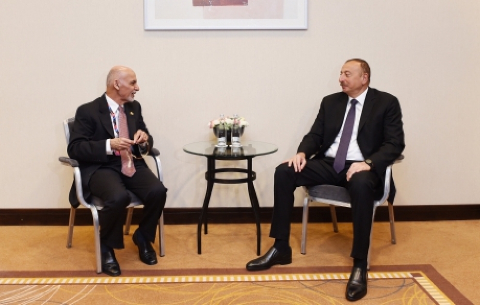 Treffen von Aserbaidschans Präsident Ilham Aliyev mit Präsident von Afghanistan Mohommed Aschraf Ghani