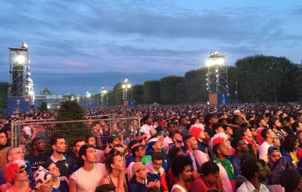 Parisdə azarkeş coşğusu