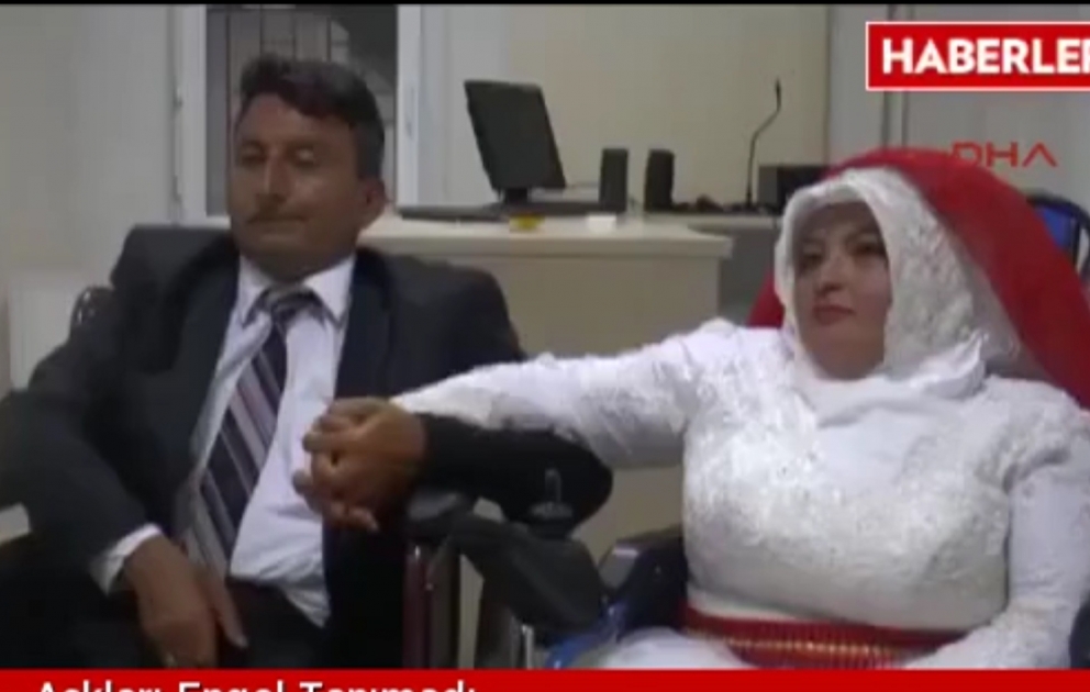 Fiziki məhdudiyyətli cütlük ailə həyatı qurdu
