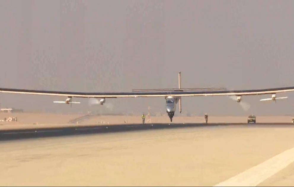 Solar plane completes trip around the world​