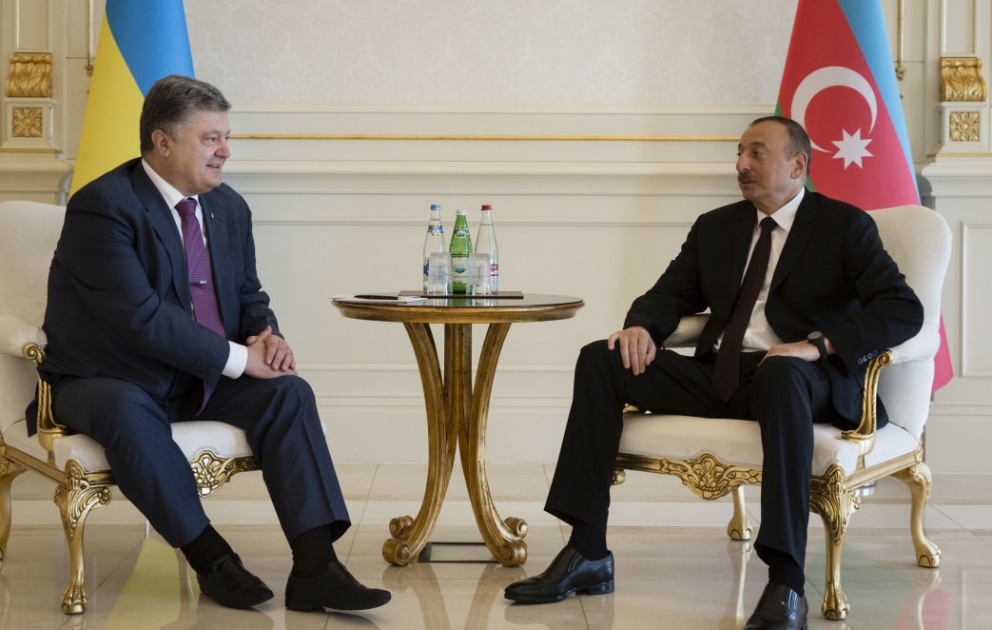 President Ilham Aliyev and President Petro Poroshenko met in private