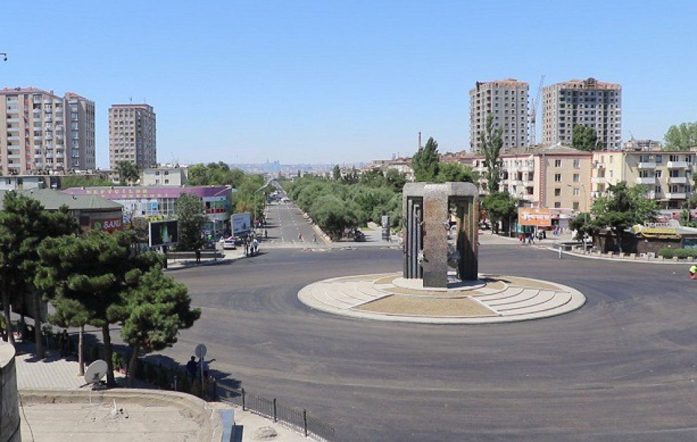 Metronun "Neftçilər" stansiyasının qarşısındakı yolda hərəkət bərpa olunur