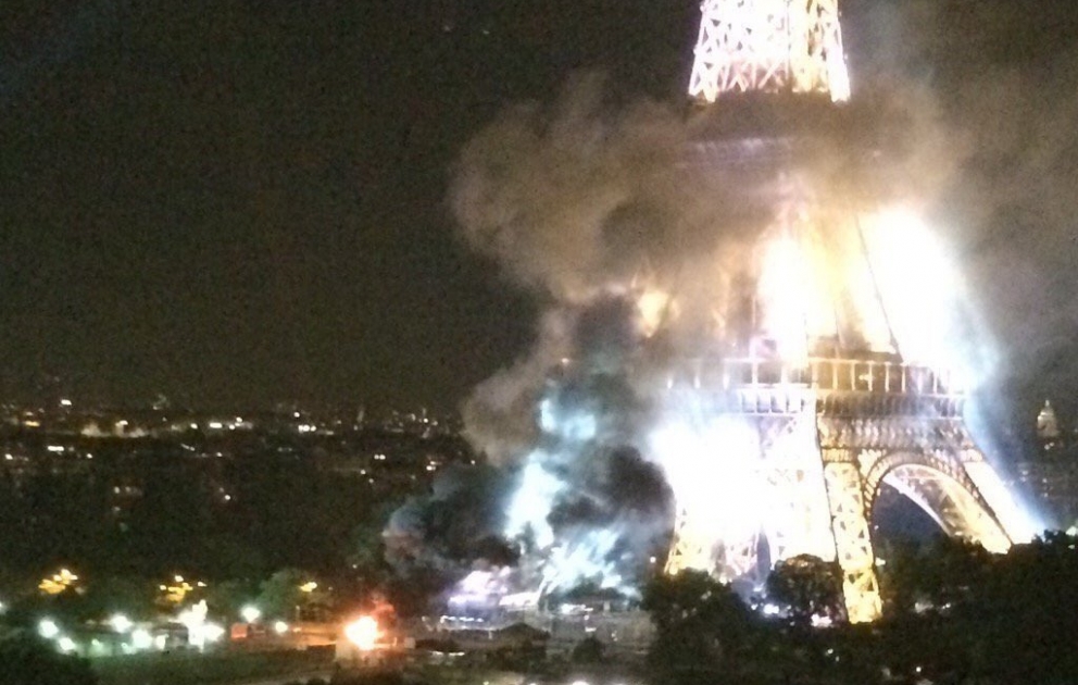 Parisdə Eyfel qülləsi yanında yanğın baş verib