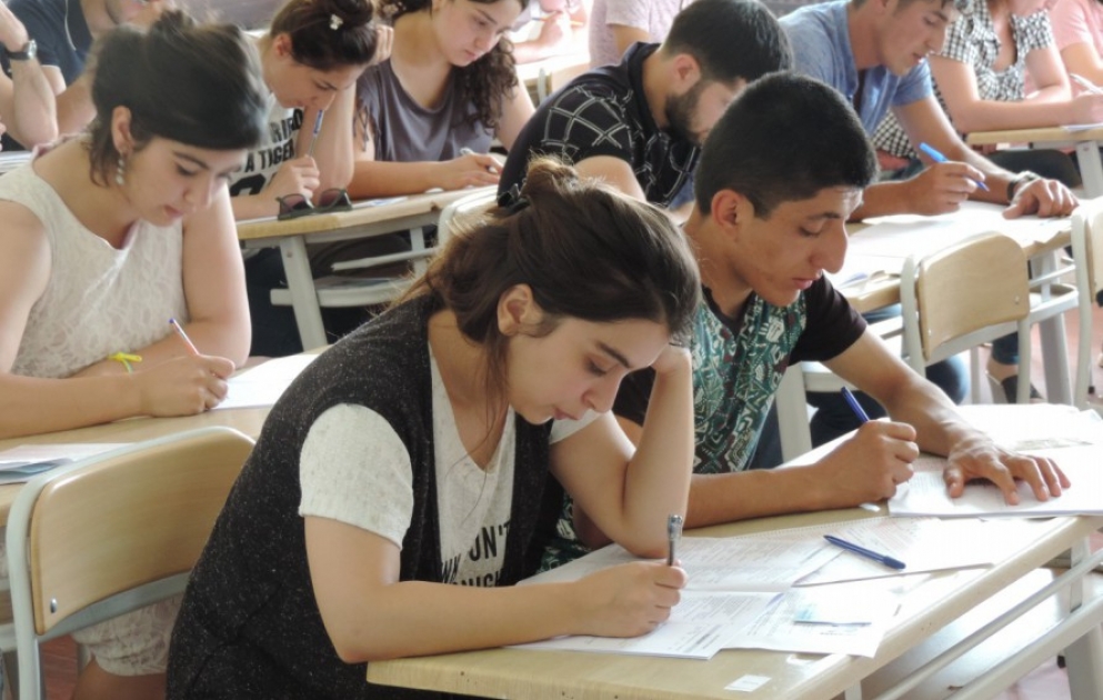 Şimal bölgəsinin məzunları Xaçmazda yaradılan iki mərkəzdə imtahan verib