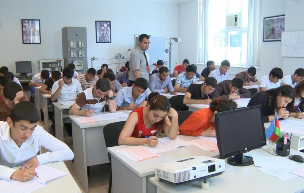 Kolleclərə qəbul olunan abituriyentlərin qeydiyyatı başlayıb