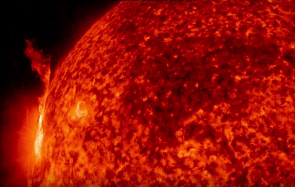 NASA Günəşdəki partlayışın görüntülərini paylaşıb