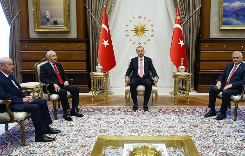 Rəcəb Tayyib Ərdoğan əsas siyasi partiyaların liderlərini qəbul edib