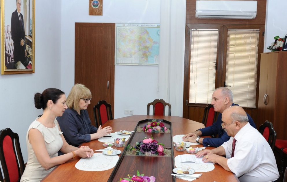 Treffen mit Leitern von Medienstrukturen der Region Astrachan in AZERTAC