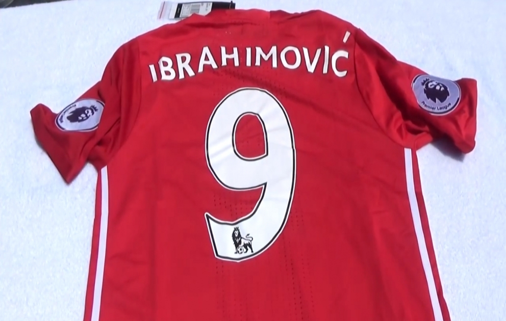 Zlatan İbrahimoviçin futbolkaları bir həftə ərzində 90 milyon gəlir gətirib