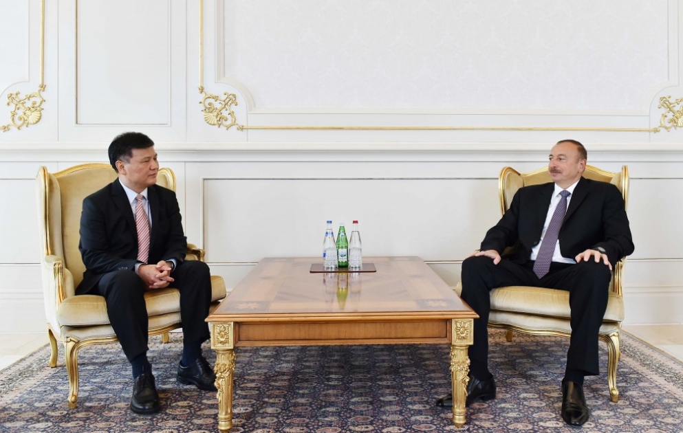 Le président Ilham Aliyev a reçu les lettres de créance du nouvel ambassadeur de Chine en Azerbaïdjan