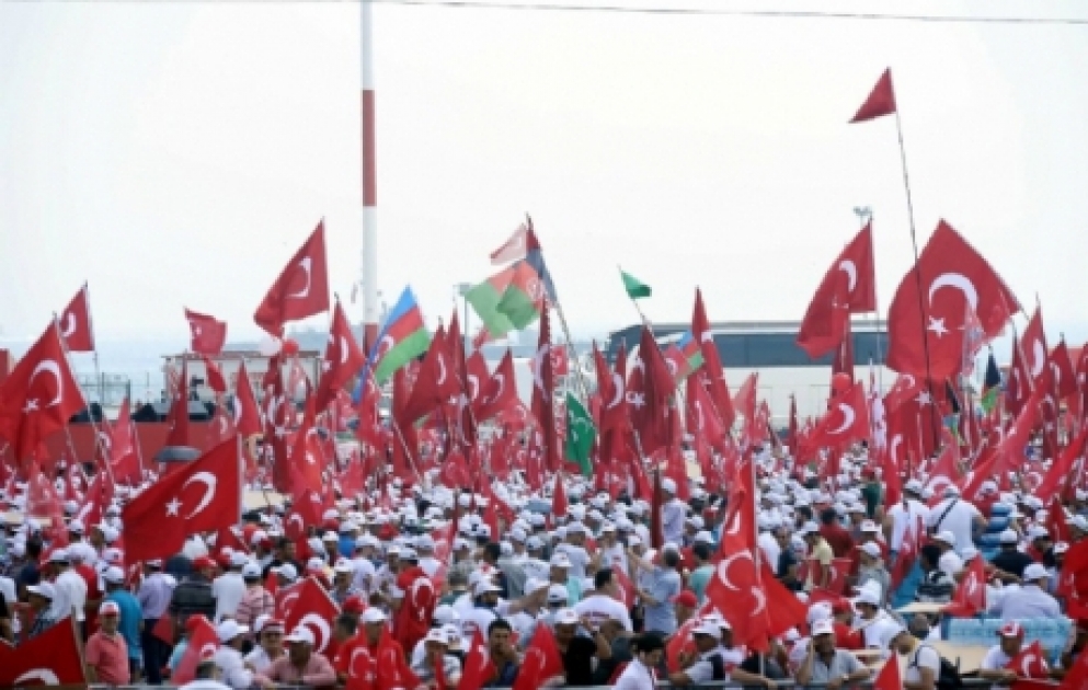 Arrivée du Président Erdogan à Yenikapi pour le rassemblement "Démocratie et Hommage aux Martyrs"