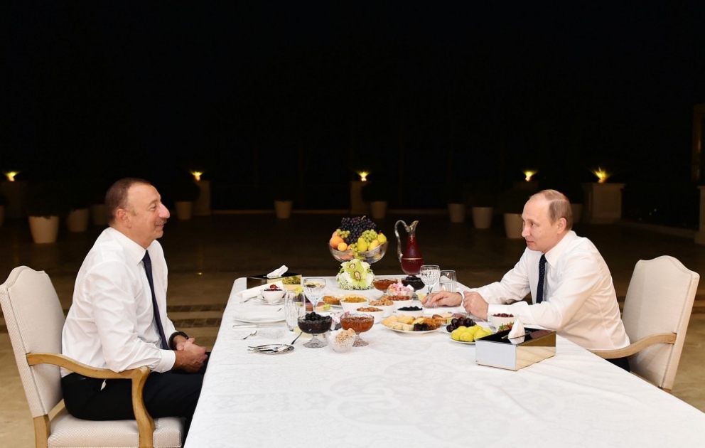 Azərbaycan Prezidenti İlham Əliyev Rusiya Prezidenti Vladimir Putini evinə çay süfrəsinə dəvət edib