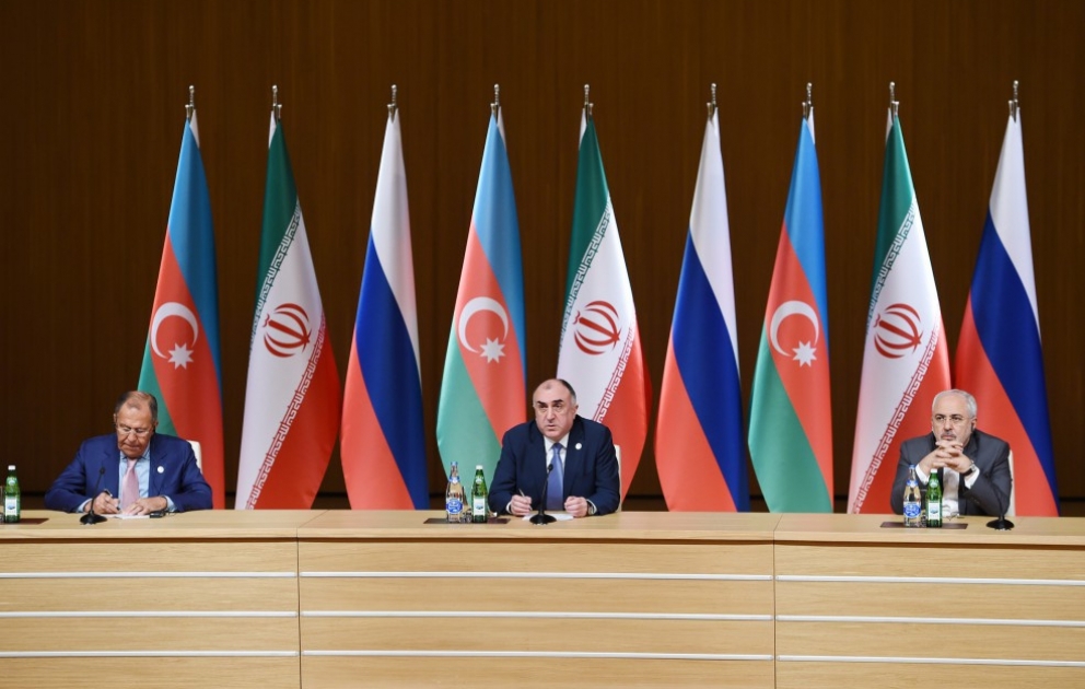 Points de presse des ministres des Affaires étrangères azerbaïdjanais, iranien et russe