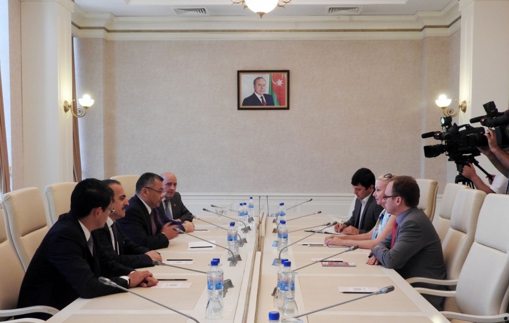 Almaniya Bundestaqının Cənubi Qafqaz Dostluq Qrupunun sədri Milli Məclisdə olub