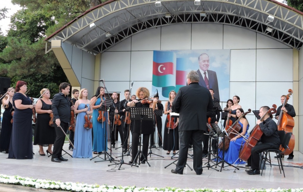 “Kiyev virtuozları” Kamera Orkestri Zaqatalada