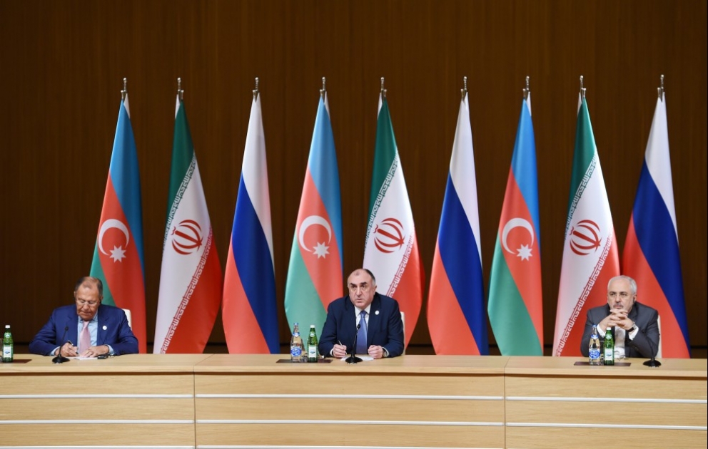 Pressekonferenz der Außenminister von Aserbaidschan, Russland und dem Iran