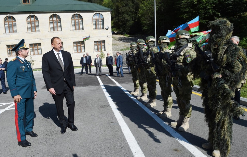 Президент Ильхам Алиев ознакомился с условиями, созданными на пограничной заставе «Лаза» Шекинского погранотряда