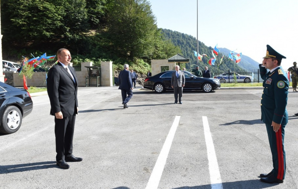 Le président Ilham Aliyev visite le poste-frontière Laza à Gabala