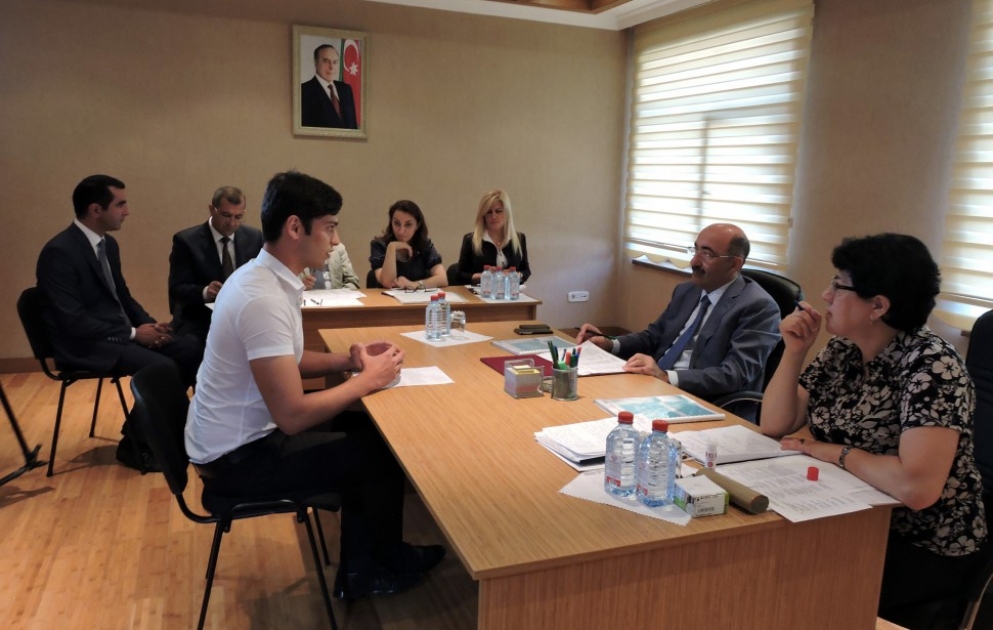 Mədəniyyət və turizm naziri Şəkidə vətəndaşların müraciət və təkliflərini dinləyib