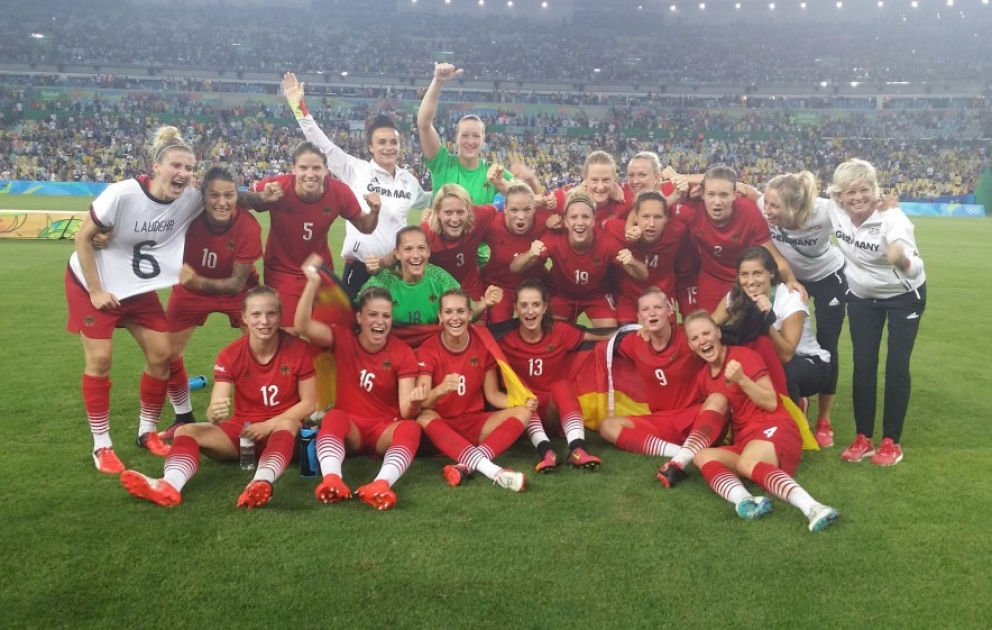 Qadın futbolçulardan ibarət Almaniya yığması ilk dəfə çempion olub
