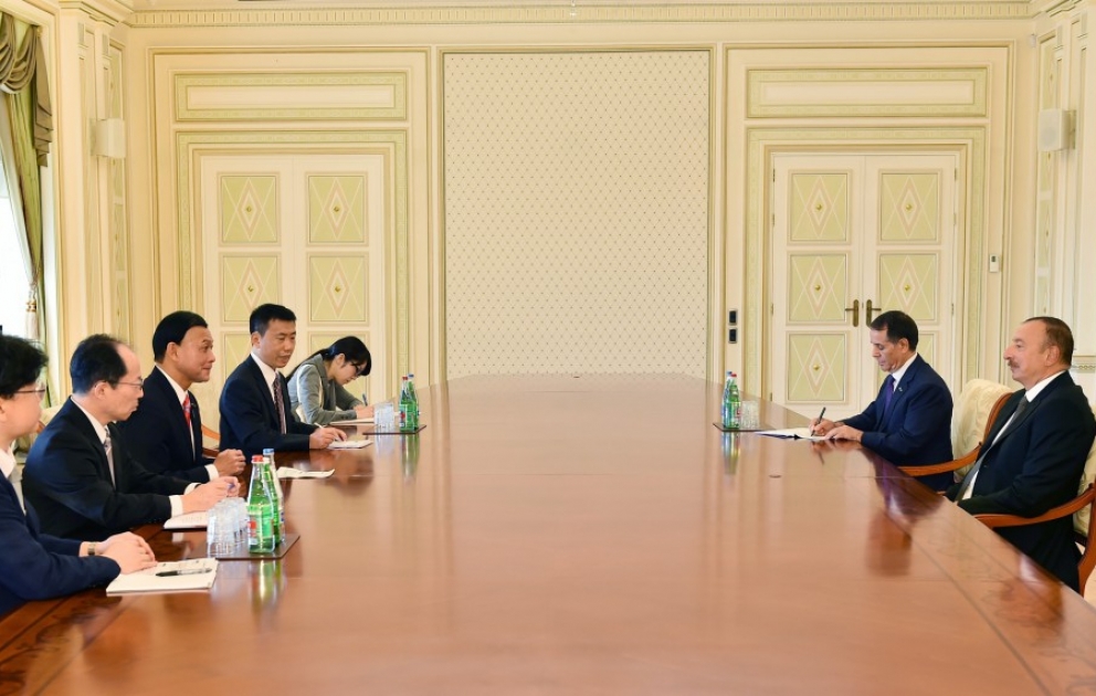 Präsident Ilham Aliyev empfängt parlamentarischen Vizeminister des Außenministeriums von Japan