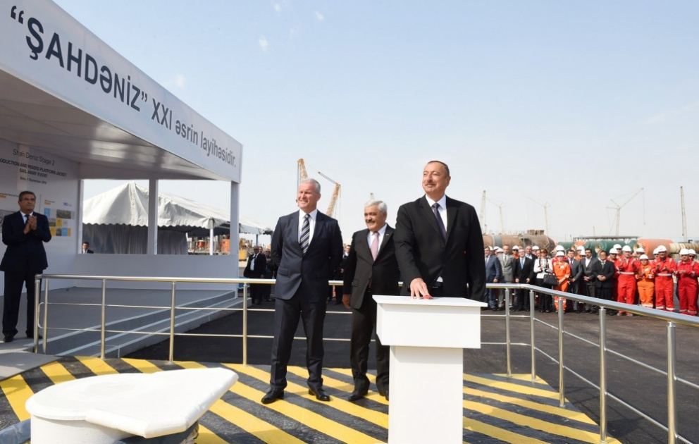Prezident İlham Əliyev “Şahdəniz-2” layihəsi üzrə dayaq blokunun dənizə yola salınması mərasimində iştirak edib