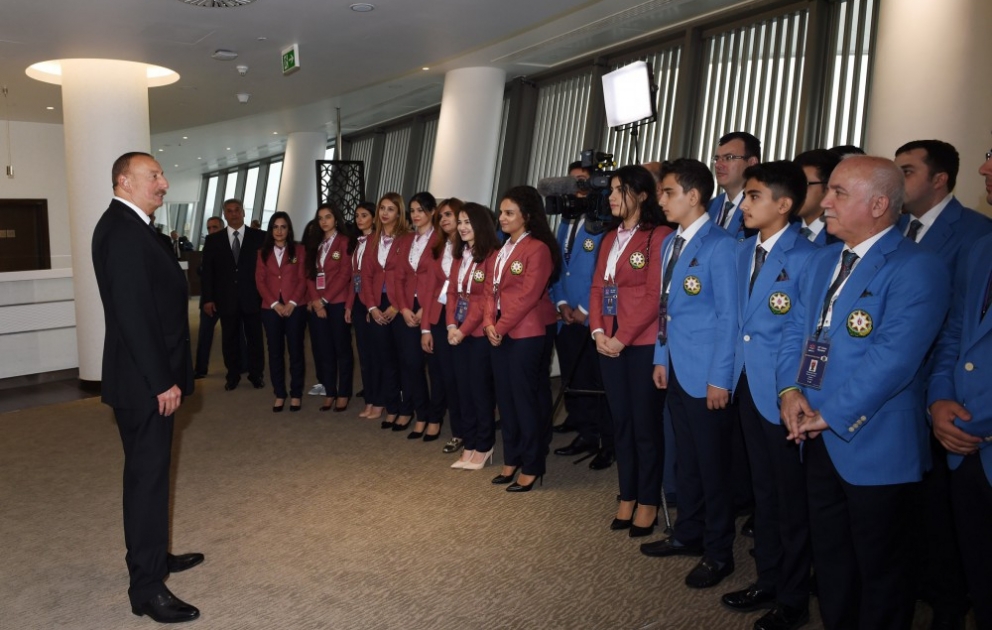 Prezident İlham Əliyevin Bakı Şahmat Olimpiadasında yarışacaq Azərbaycan idmançıları ilə görüşü olub