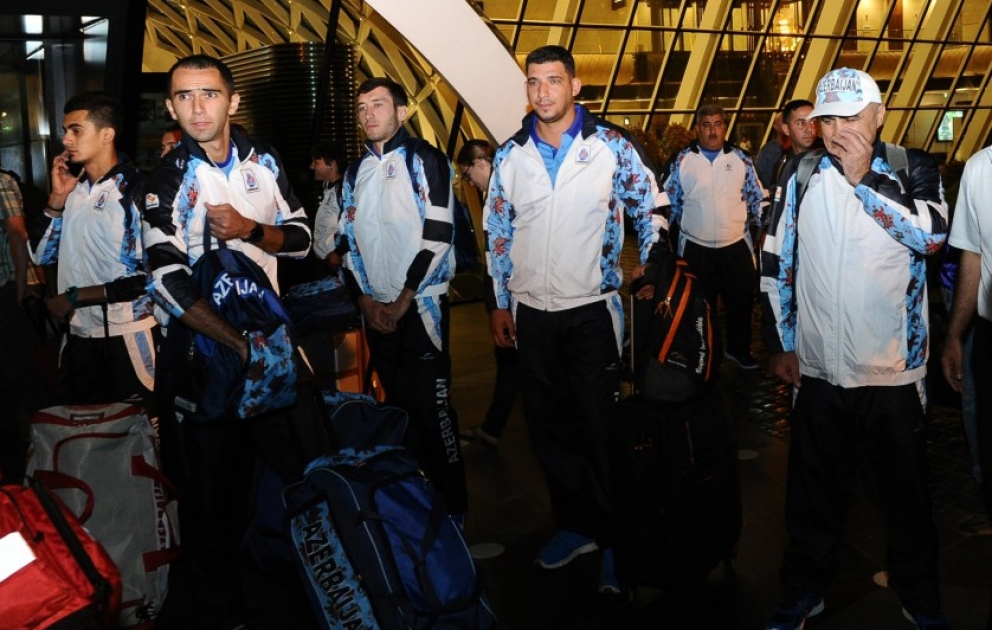 Azerbaijani Paralympic athletes leave for Rio