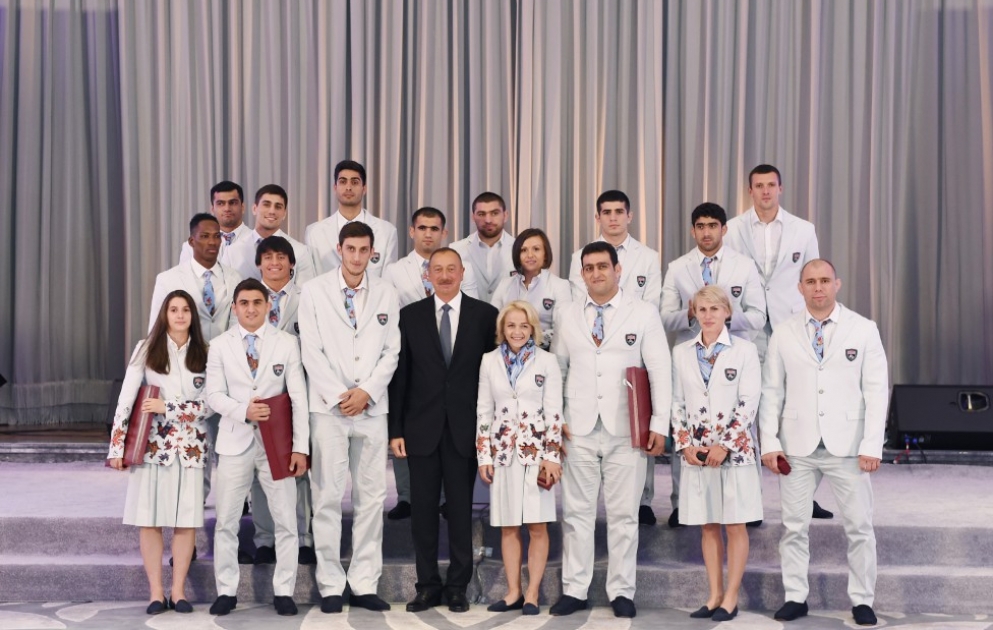 Präsident Ilham Aliyev trifft sich mit Aserbaidschans Olympia-Athleten