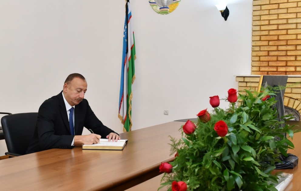 President Ilham Aliyev visited Embassy of Uzbekistan, offered condolences over death of President Islam Karimov