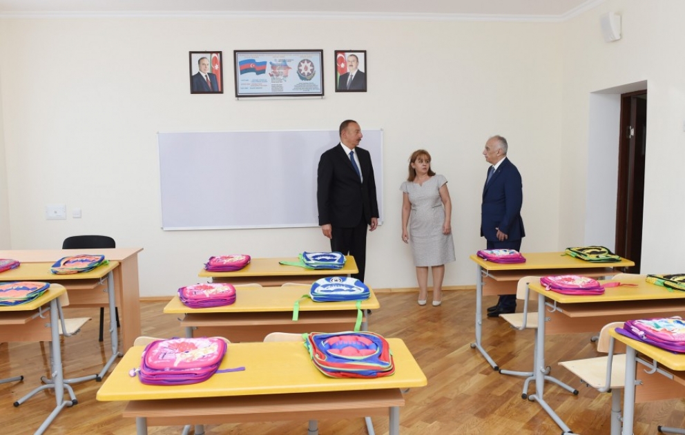Le président Ilham Aliyev a visité le nouveau bâtiment de l’école No245 à Bakou