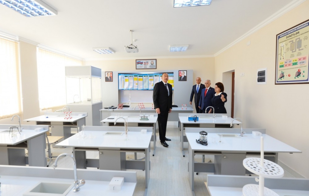 President Ilham Aliyev viewed School No. 229 in capital’s Nizami District after major overhaul