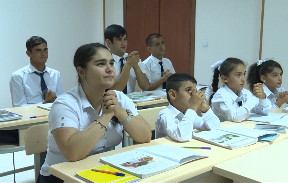 Naxçıvanda fiziki imkanları məhdud uşaqlar yeni dərs ilinin ilk dərsini keçiblər