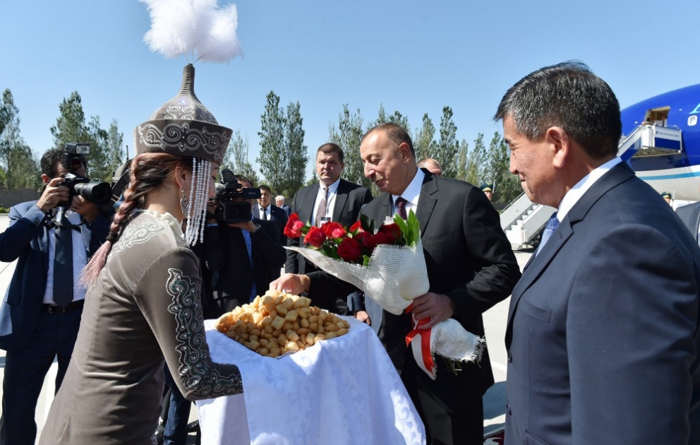 Le président azerbaïdjanais entame une visite au Kirghizistan