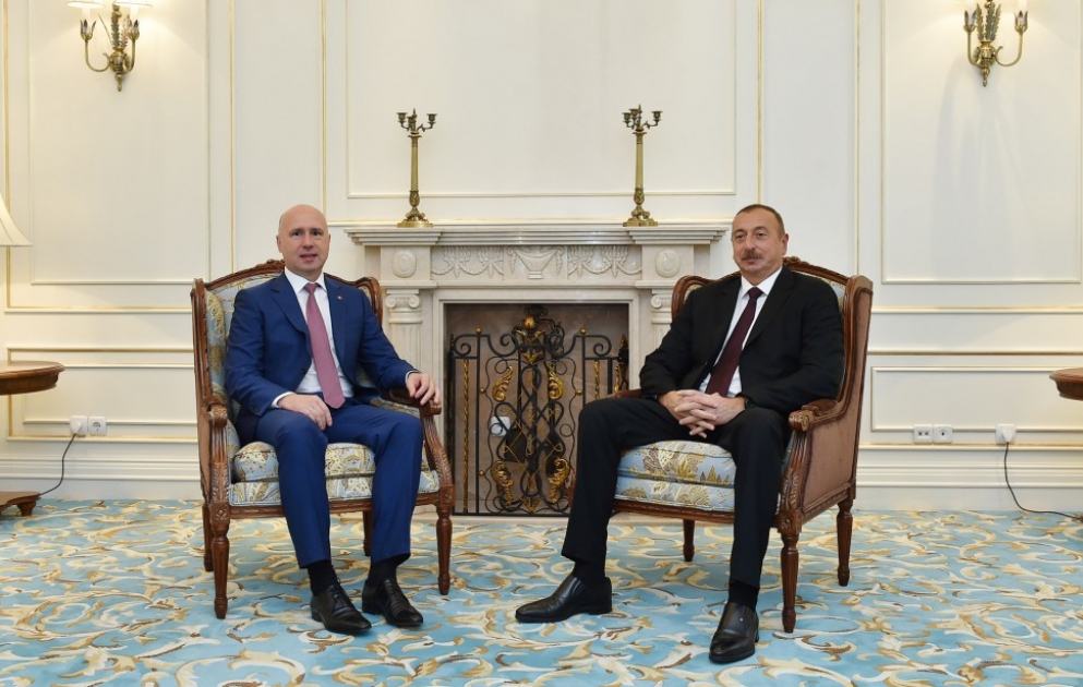 Präsident Ilham Aliyev trifft mit Moldawiens Premierminister zusammen